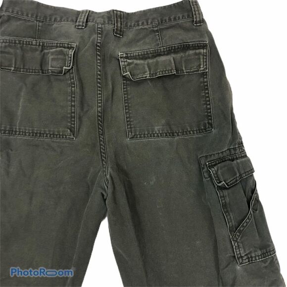 Two pairs Men’s Green Cargo Shorts size 32 and 34 - Picture 7 of 8